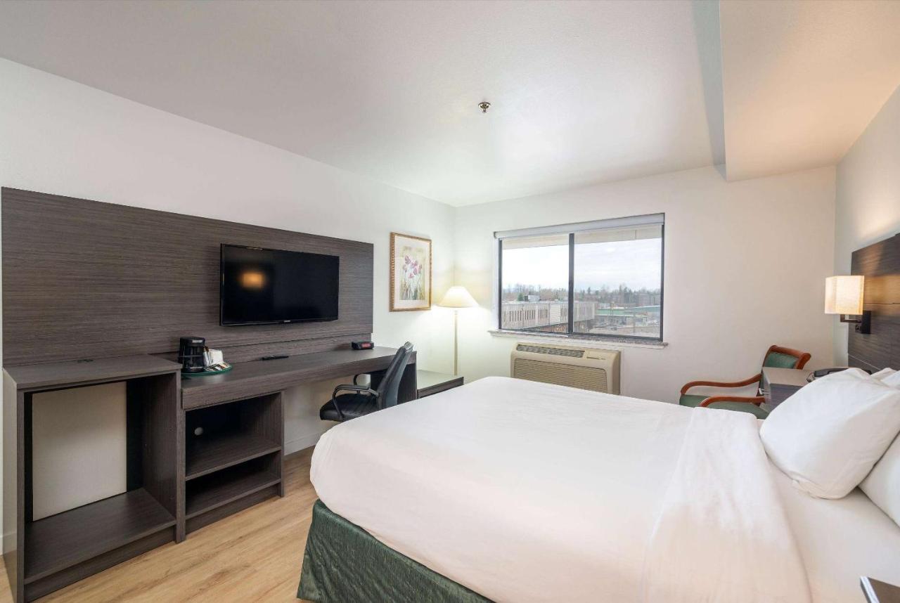 Baymont Inn & Suites By Wyndham Bellingham Extérieur photo