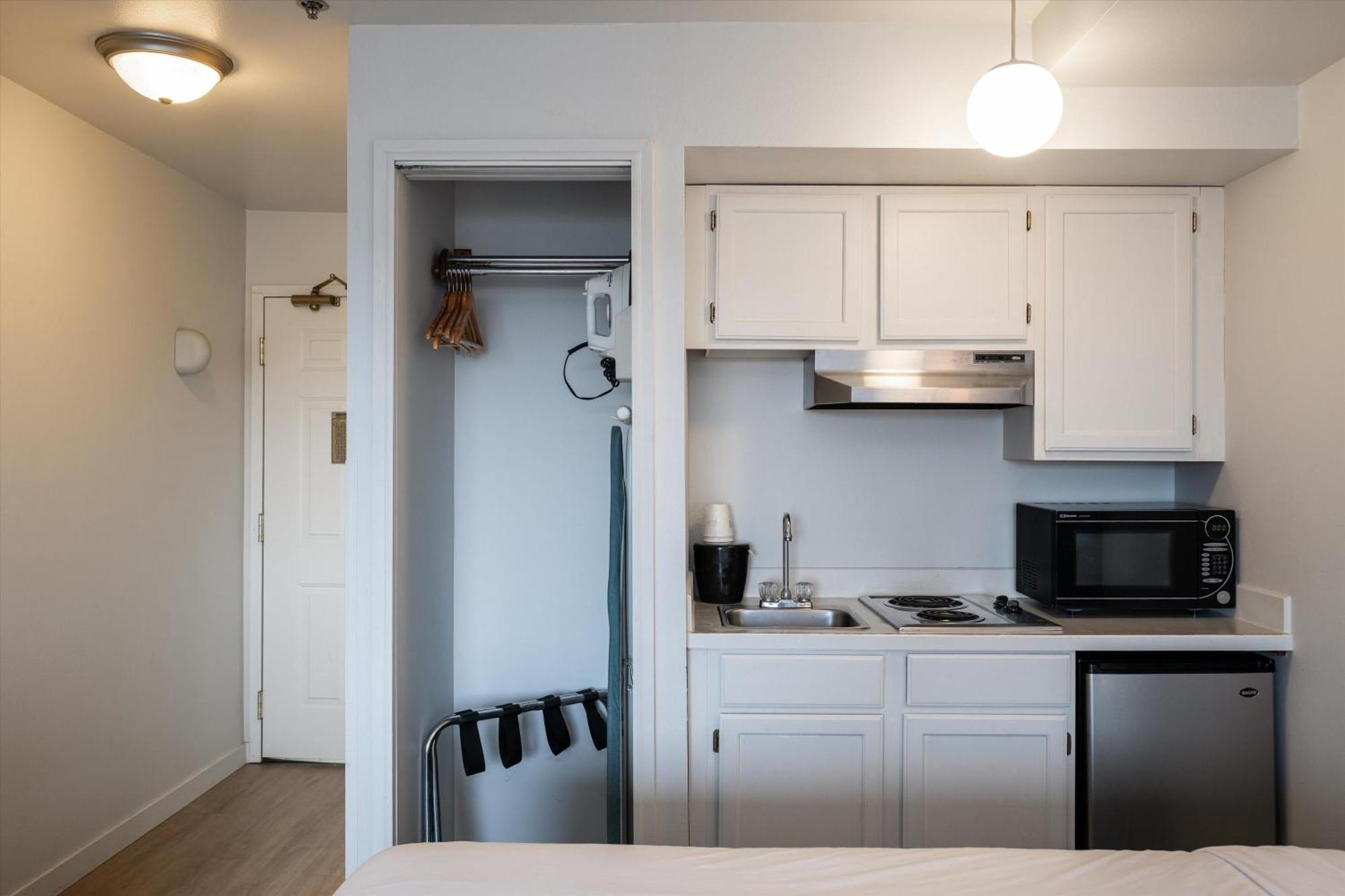 Baymont Inn & Suites By Wyndham Bellingham Extérieur photo