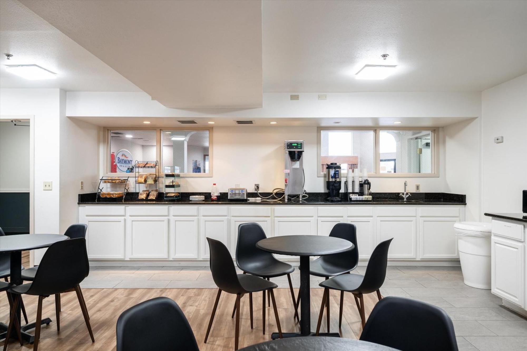 Baymont Inn & Suites By Wyndham Bellingham Extérieur photo